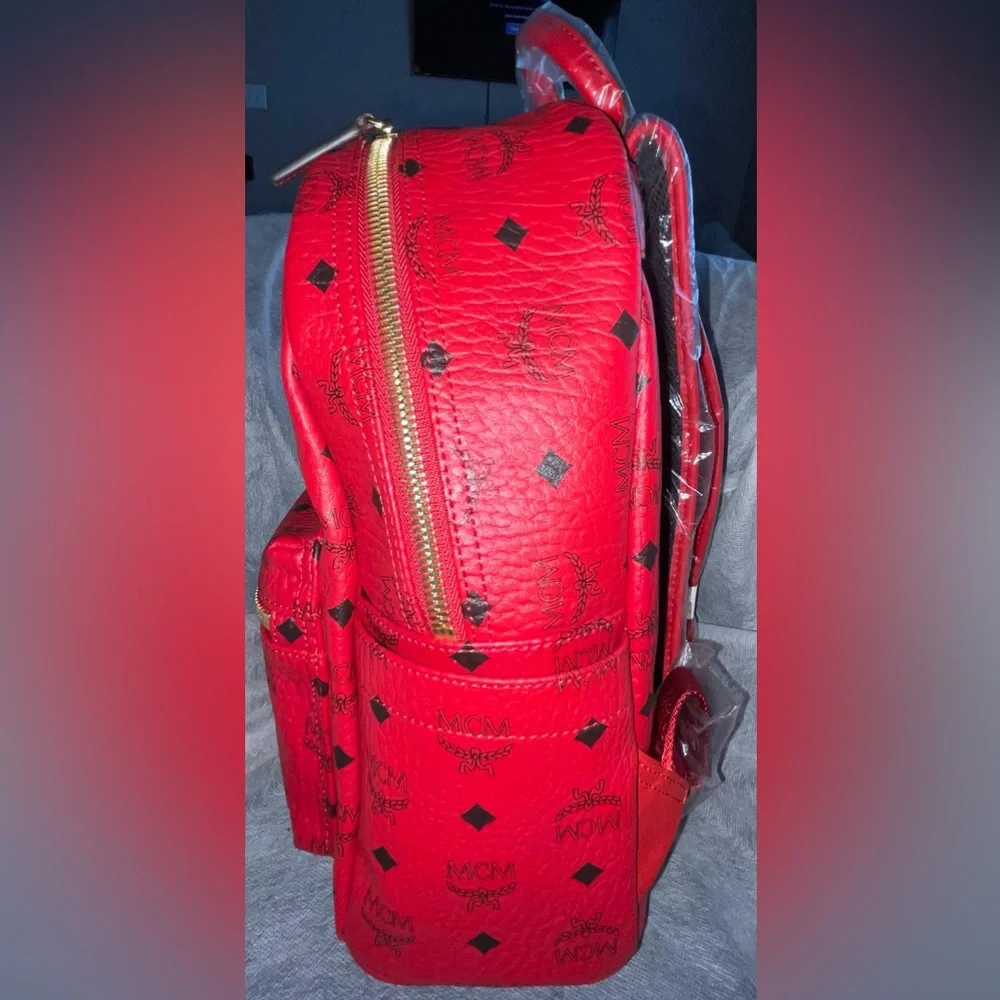 MCM VISETOS SMALL STARK SIGNATURE MONOGRAM LOGO BACKPACK BOOKBAG RUBY RED $720 - Picture 6 of 16